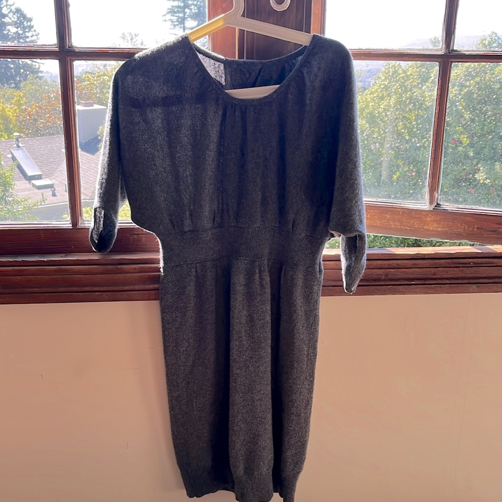 Beautiful and elegant grey pure cashmere Anthropologie Qi dress.